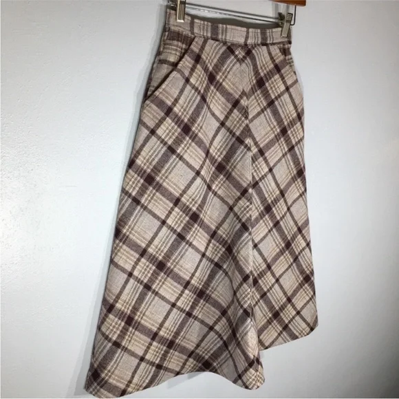 Vintage ILGWU 1970's Plaid A-Line Academia Skirt - Picture 5 of 5